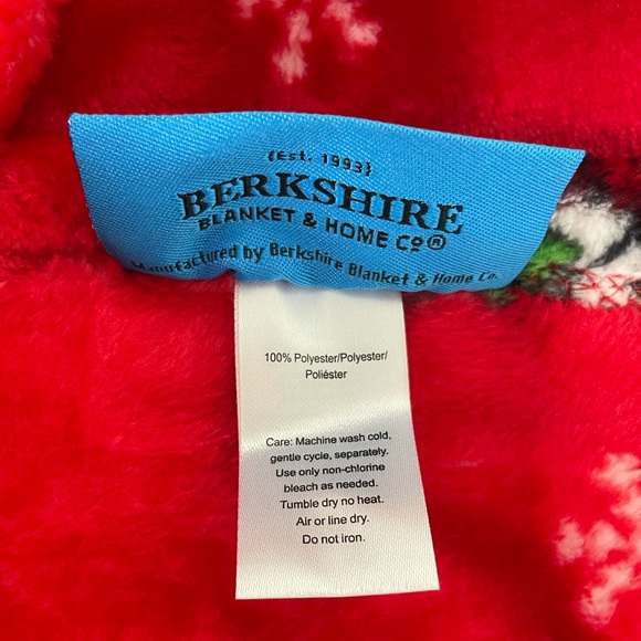 Peanuts Snoopy and Woodstock Christmas Blanket, Red, 50x70 - Picture 7 of 8